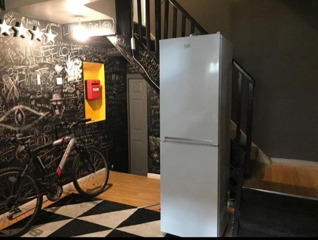 Single Room With Underbed 8 Londra Esterno foto