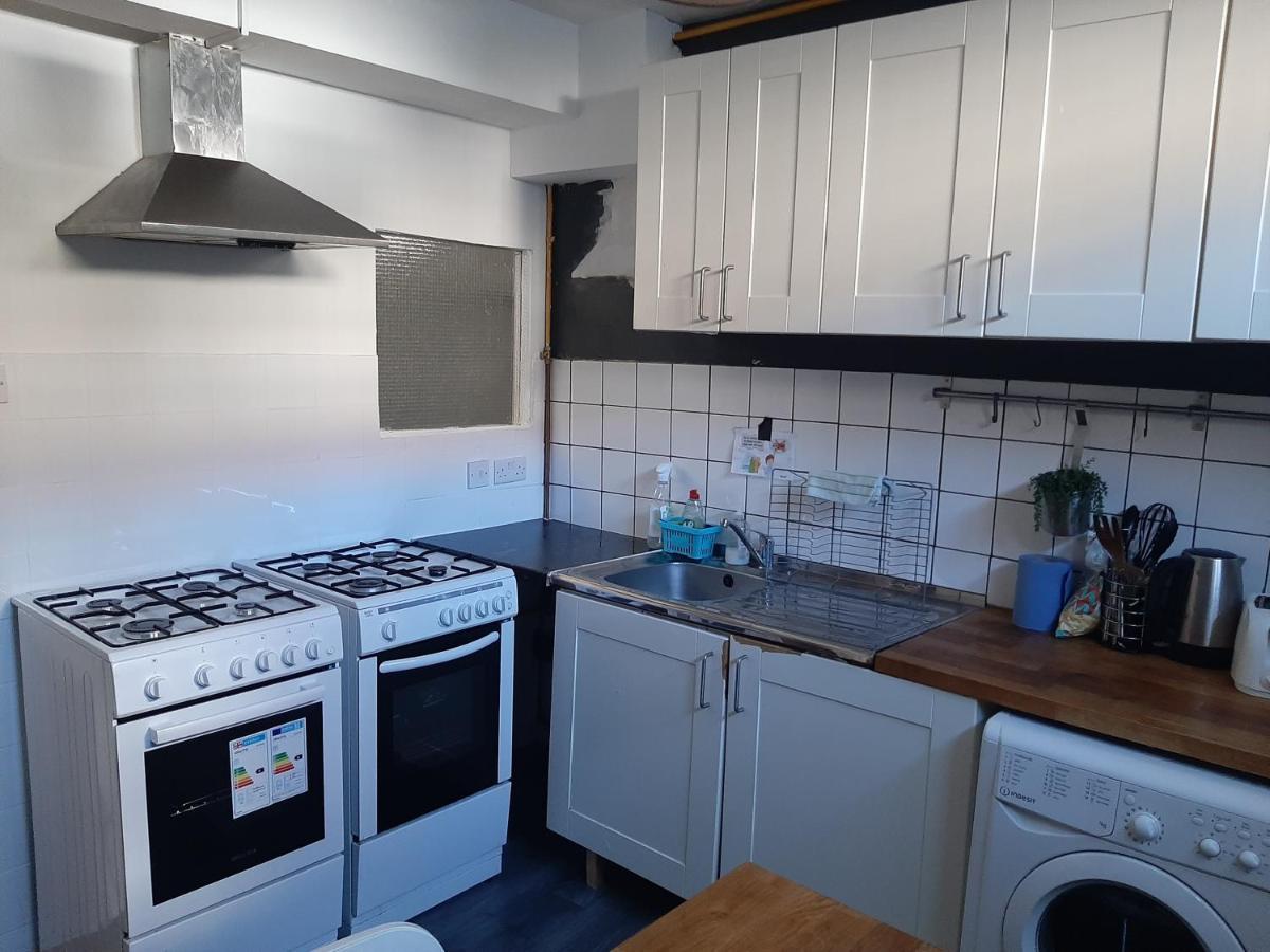 Single Room With Underbed 8 Londra Esterno foto
