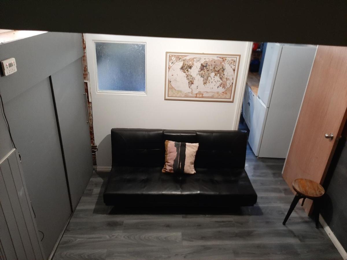 Single Room With Underbed 8 Londra Esterno foto